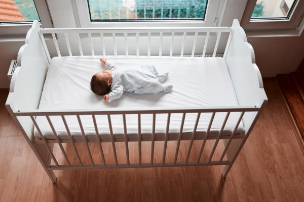 crib vs co-sleeping debate